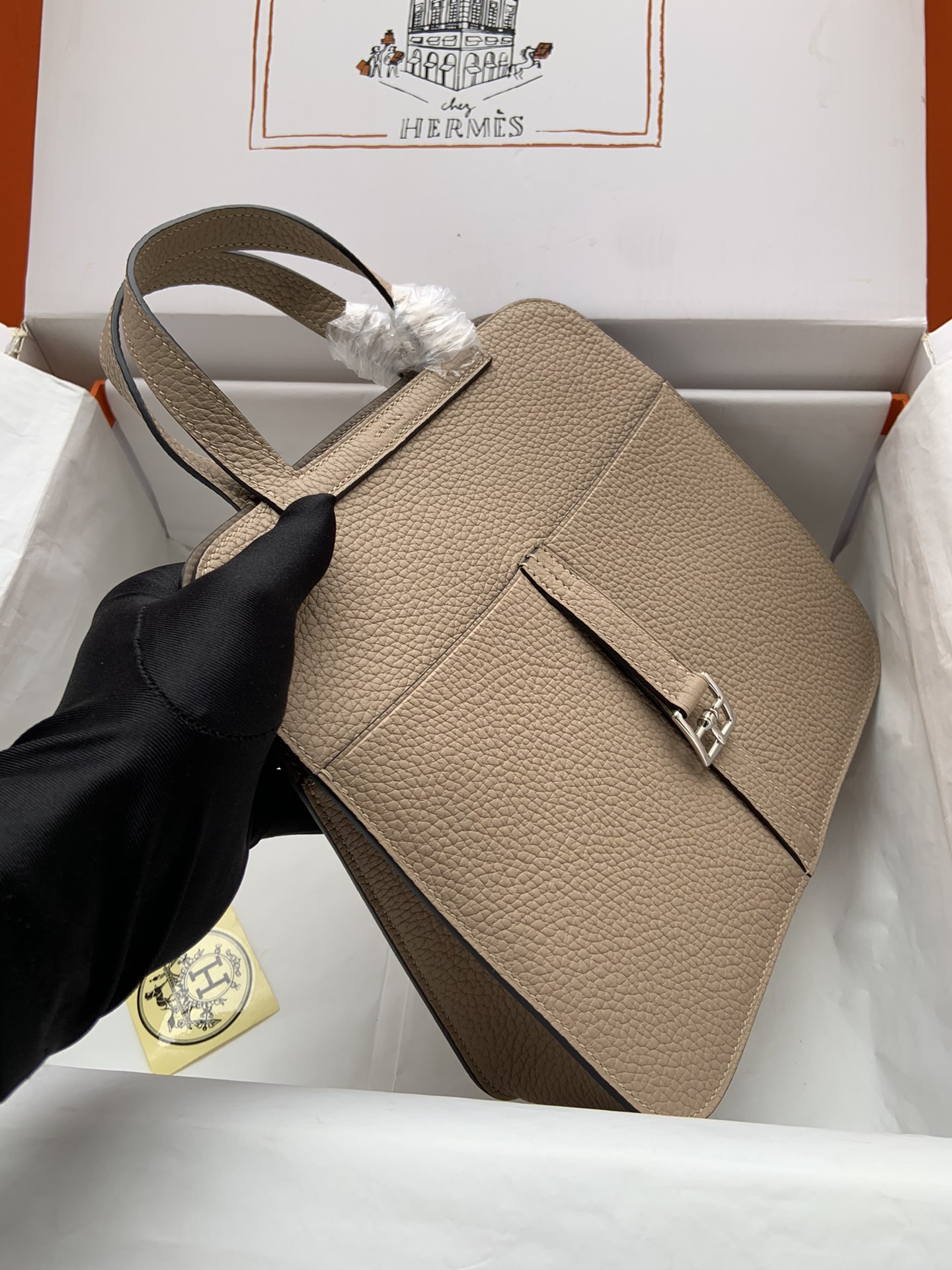 Hermes Halzan 25 Handbag Shoulder Bag In Trench Clemence Leather